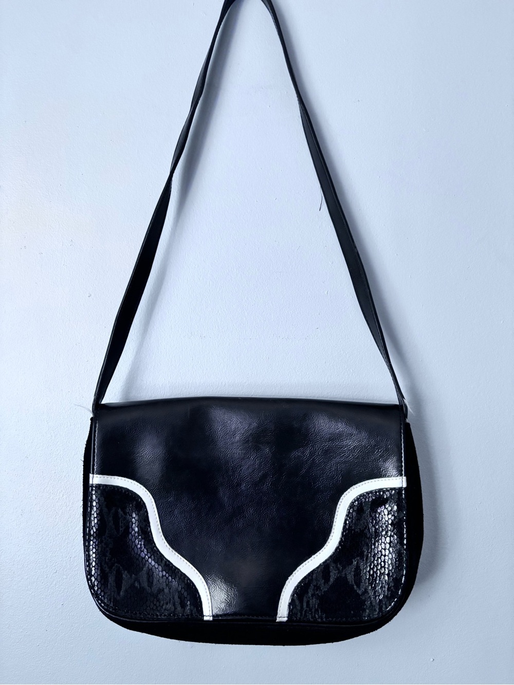 Black Women’s Shoulder Bag with White Trim